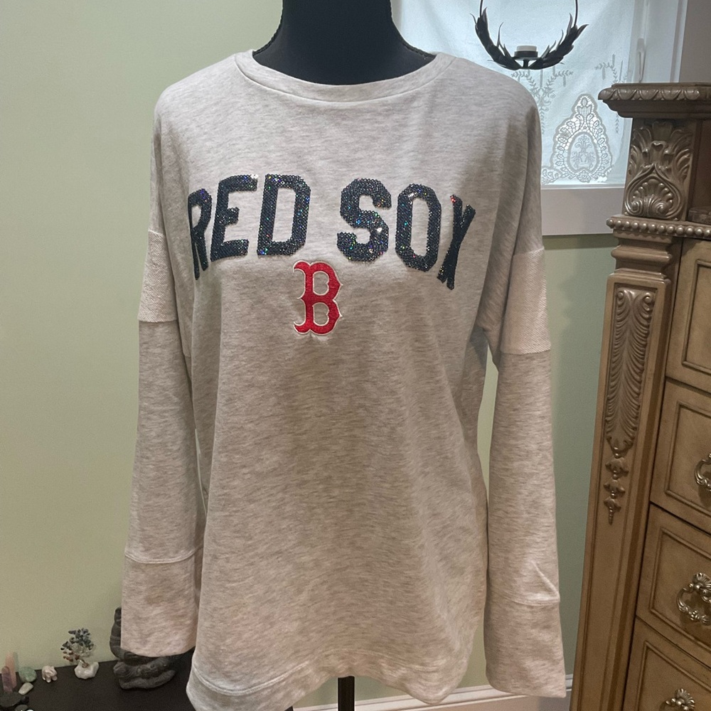 Boston Red Sox Women’s Shimmering Gray Long Sleeve Shirt